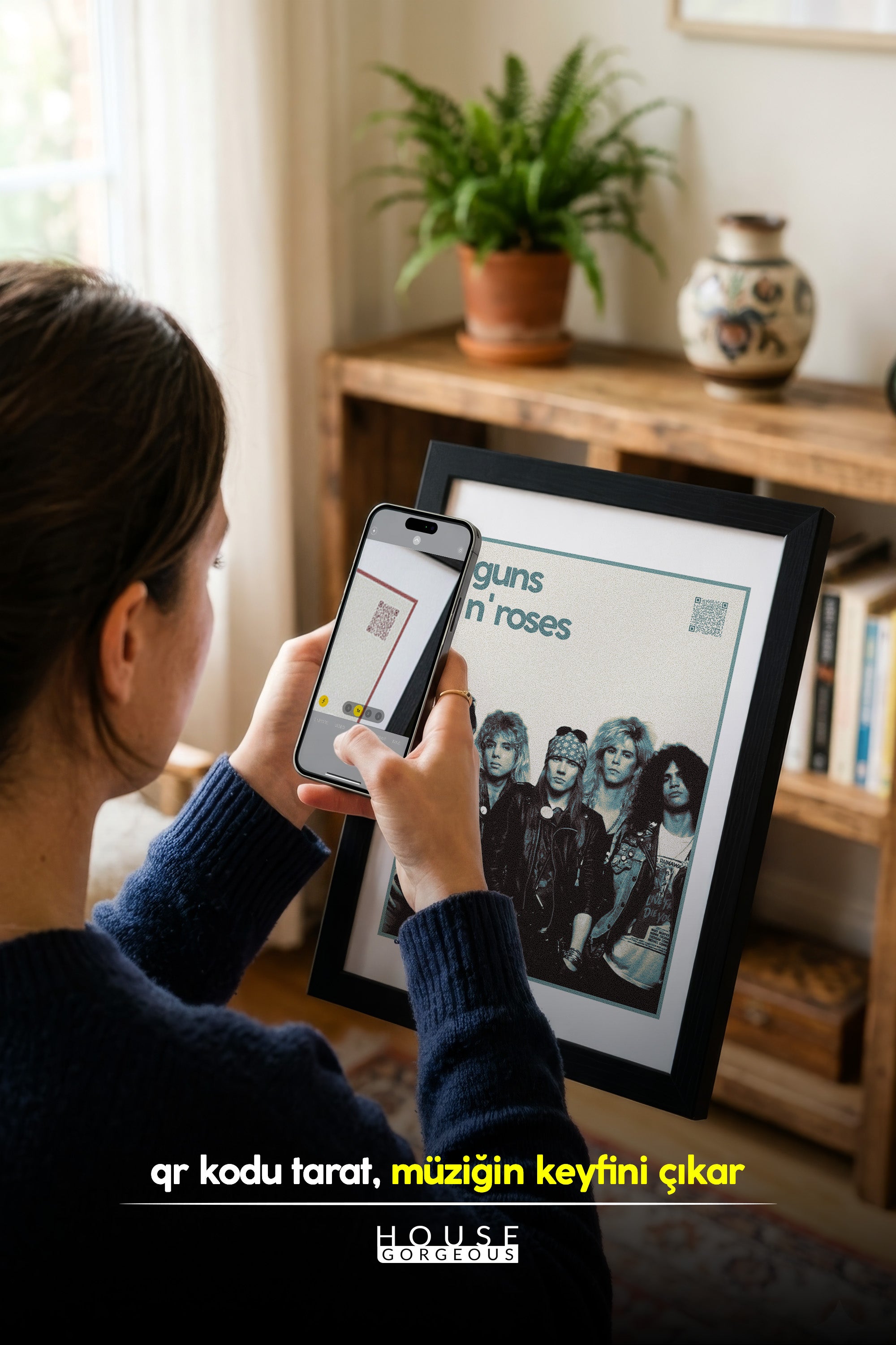 Guns N' Roses QR Kodlu Müziğin Devleri Koleksiyonu Siyah Çerçeveli Tasarım Tablo